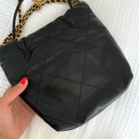 Chanel Mini Hobo 22 Black w Gold Hardware - Picture 4 of 15